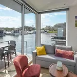 House Boat Tenerife ماسترخت