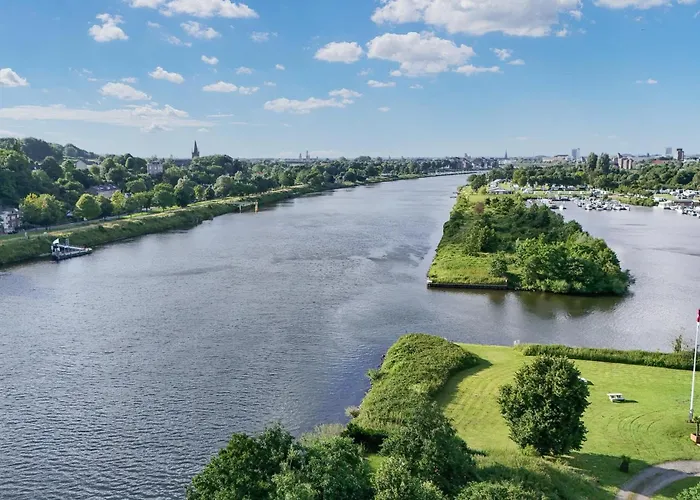 House Boat Tenerife Hotel en barco Maastricht