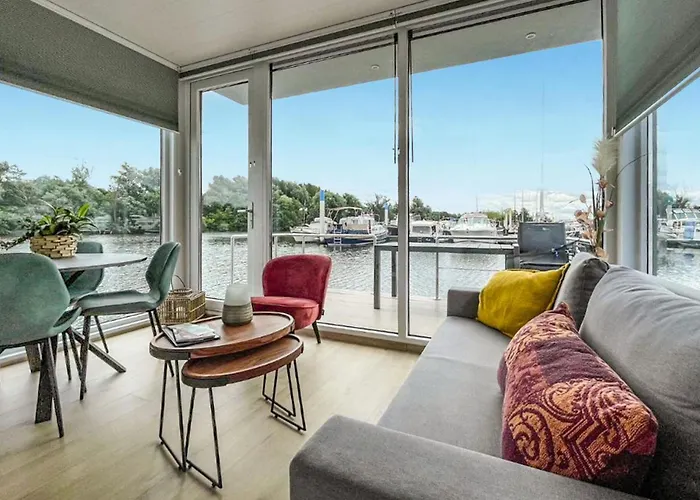 House Boat Tenerife 5*