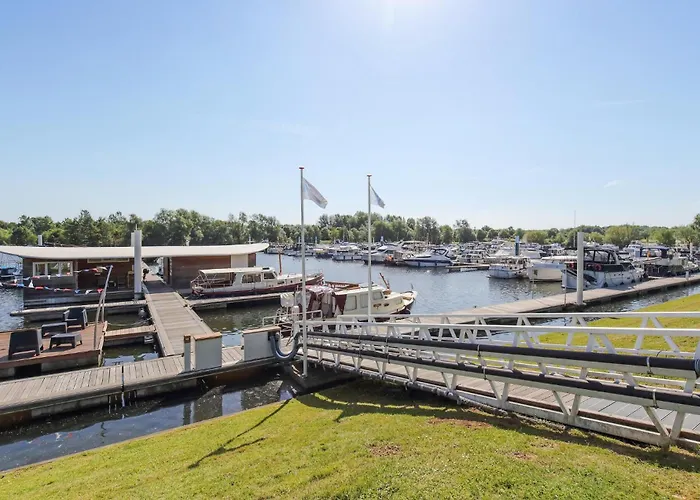 House Boat Tenerife Botel 5*