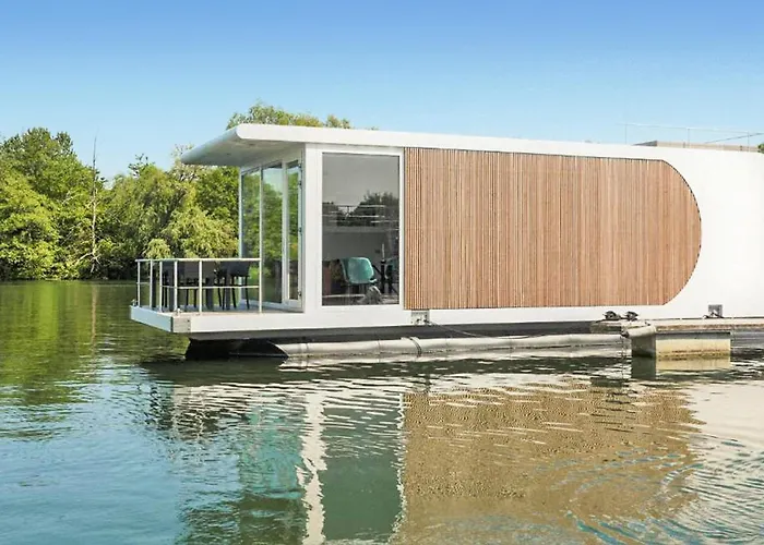 House Boat Tenerife 5* Maastricht